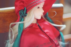 Rating: Safe Score: 0 Tags: 1girl blonde_hair blurry blurry_background blurry_foreground closed_mouth depth_of_field doll lips long_hair photo profile shinku solo upper_body User: admin