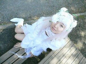 Rating: Safe Score: 0 Tags: 1girl dress kirakishou photo solo white_hair User: admin