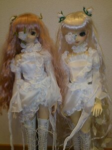 Rating: Safe Score: 0 Tags: 2girls blonde_hair boots doll dress flower frills hair_ornament kirakishou long_hair multiple_girls siblings sisters solo thighhighs twins very_long_hair white_dress white_legwear User: admin