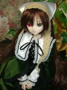 Rating: Safe Score: 0 Tags: 1girl black_ribbon brown_hair closed_mouth doll dress frills green_dress green_eyes heterochromia lace long_hair long_sleeves looking_at_viewer plant red_eyes smile solo suiseiseki traditional_media very_long_hair User: admin