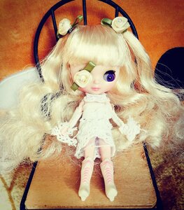 Rating: Safe Score: 0 Tags: 1girl blonde_hair doll flower kirakishou solo User: admin