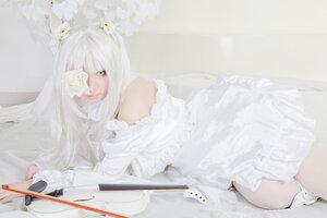 Rating: Safe Score: 0 Tags: 1girl bandages bare_shoulders blurry dress eyepatch flower green_eyes kirakishou lips long_hair lying solo white_dress white_hair white_theme User: admin