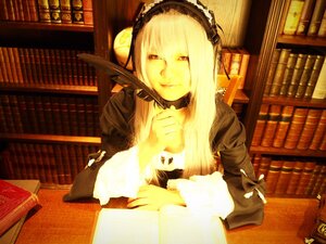 Rating: Safe Score: 0 Tags: 1girl 3d book bookshelf dress hairband holding indoors library long_sleeves red_eyes solo suigintou User: admin