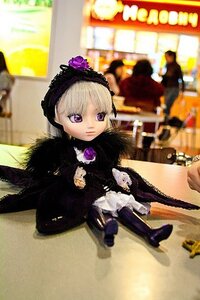 Rating: Safe Score: 0 Tags: 1girl black_dress doll dress frills long_sleeves looking_at_viewer purple_eyes sitting solo suigintou User: admin