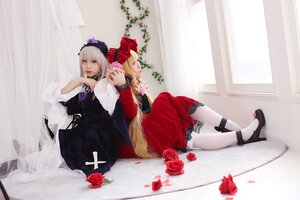 Rating: Safe Score: 0 Tags: 2girls black_dress blonde_hair dress flower gothic_lolita lolita_fashion long_hair lying multiple_cosplay multiple_girls red_flower red_rose rose tagme User: admin