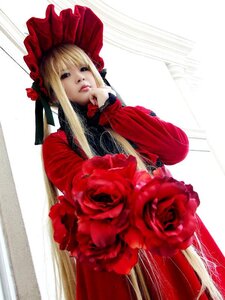 Rating: Safe Score: 0 Tags: 1girl auto_tagged blonde_hair blue_eyes bonnet bouquet dress flower lips long_hair long_sleeves looking_at_viewer pink_rose red_dress red_flower red_rose rose shinku solo striped User: admin
