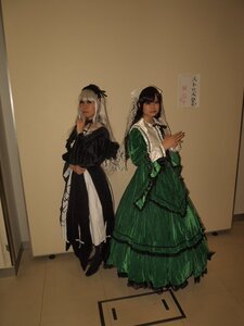 Rating: Safe Score: 0 Tags: 2girls bangs black_hair closed_mouth dress green_dress long_hair long_sleeves looking_at_viewer multiple_cosplay multiple_girls standing tagme white_hair wide_sleeves User: admin