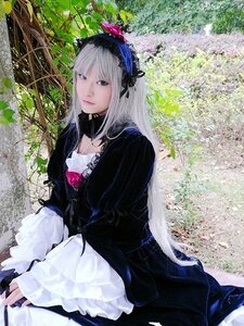 Rating: Safe Score: 0 Tags: 1girl black_dress closed_mouth dress flower frills gothic_lolita hairband lips lolita_fashion long_hair long_sleeves looking_at_viewer silver_hair solo suigintou very_long_hair User: admin