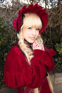 Rating: Safe Score: 0 Tags: 1girl bangs blonde_hair blue_eyes bonnet capelet eyelashes flower lace lace_trim lips long_hair long_sleeves looking_at_viewer red_capelet red_dress rose shinku smile solo upper_body User: admin