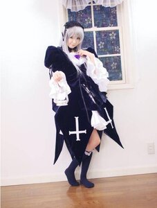 Rating: Safe Score: 0 Tags: 1girl black_dress boots dress flower frills full_body hairband long_sleeves looking_at_viewer silver_hair solo standing suigintou User: admin