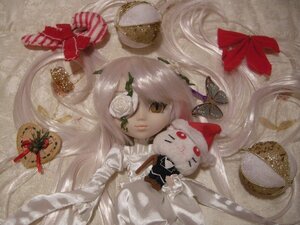 Rating: Safe Score: 0 Tags: 1girl bow bug butterfly doll dress flower hair_ornament insect kirakishou long_hair pink_hair ribbon rose solo stuffed_animal very_long_hair white_flower white_rose User: admin