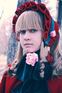 Rating: Safe Score: 0 Tags: 1girl bangs blonde_hair blue_eyes blurry bonnet bow closed_mouth dress flower long_hair rose shinku solo User: admin