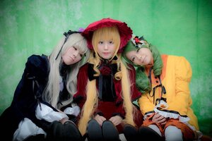 Rating: Safe Score: 0 Tags: 3girls blonde_hair bonnet dress green_hair long_hair multiple_cosplay multiple_girls rose shinku silver_hair sitting tagme User: admin