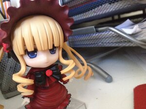 Rating: Safe Score: 0 Tags: 1girl blonde_hair blue_eyes bonnet bow chibi doll dress drill_hair frills hat long_hair long_sleeves looking_at_viewer photo red_dress rose shinku solo User: admin