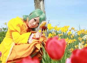 Rating: Safe Score: 0 Tags: 1girl blurry day field flower green_hair kanaria sky solo User: admin
