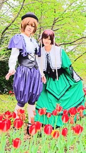 Rating: Safe Score: 0 Tags: 2boys barefoot black_hair blonde_hair brown_hair capelet closed_eyes dress flower hat holding_hands long_hair multiple_boys multiple_cosplay outdoors tagme tree User: admin