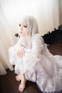 Rating: Safe Score: 0 Tags: 1girl albino barefoot dress feathered_wings feathers indoors lips long_hair long_sleeves red_eyes sitting solo suigintou white_dress white_hair wings wooden_floor User: admin