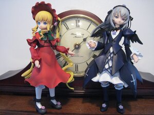 Rating: Safe Score: 0 Tags: 2girls black_wings blonde_hair blue_eyes bonnet bow doll dress drill_hair flower long_hair long_sleeves multiple_dolls multiple_girls red_dress rose shinku silver_hair standing suigintou tagme twintails wings User: admin
