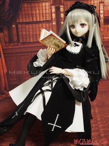 Rating: Safe Score: 0 Tags: 1girl black_dress book closed_mouth doll dress expressionless frills hairband holding long_hair long_sleeves looking_at_viewer red_eyes ribbon silver_hair solo standing suigintou wings User: admin