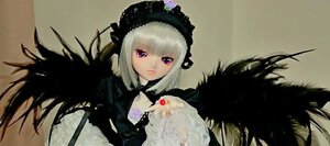 Rating: Safe Score: 0 Tags: 1girl black_wings doll dress flower frills hairband long_hair looking_at_viewer rose silver_hair solo suigintou wings User: admin