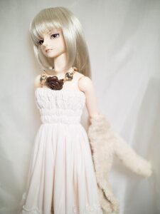 Rating: Safe Score: 0 Tags: 1girl bangs bare_shoulders blurry closed_mouth depth_of_field doll dress lips long_hair solo suigintou white_dress User: admin