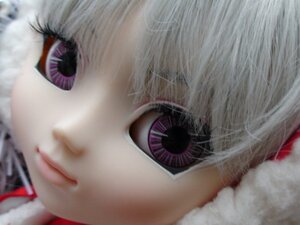 Rating: Safe Score: 0 Tags: 1girl blurry blurry_foreground close-up depth_of_field doll eyelashes face lips looking_at_viewer nose purple_eyes smile solo suigintou teeth User: admin