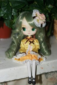 Rating: Safe Score: 0 Tags: 1girl black_footwear blurry blurry_foreground depth_of_field doll dress drill_hair flower frills green_eyes green_hair kanaria long_hair long_sleeves looking_at_viewer rose shoes sitting solo white_legwear yellow_dress User: admin