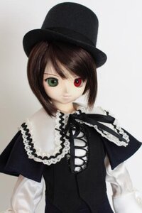 Rating: Safe Score: 0 Tags: 1girl black_headwear brown_hair capelet closed_mouth doll dress frills green_eyes grey_background hat heterochromia long_sleeves looking_at_viewer red_eyes short_hair simple_background solo souseiseki top_hat upper_body User: admin