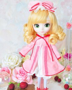 Rating: Safe Score: 0 Tags: 1girl blonde_hair bow curly_hair doll dress drill_hair flower food fruit green_eyes hair_ribbon hina_ichigo hinaichigo looking_at_viewer pink_bow pink_dress pink_flower pink_rose red_flower red_rose ribbon rose smile solo strawberry striped User: admin