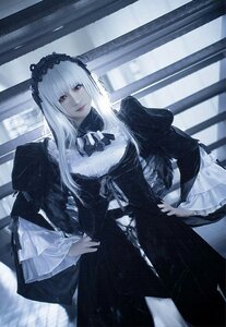 Rating: Safe Score: 0 Tags: 1girl closed_mouth dress gothic_lolita hairband lolita_fashion long_hair long_sleeves looking_at_viewer red_eyes solo suigintou User: admin