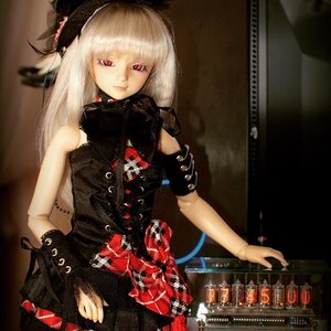 Rating: Safe Score: 0 Tags: 1girl 3d bangs belt doll dress gloves hat long_hair photo red_eyes solo suigintou User: admin