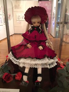 Rating: Safe Score: 0 Tags: 1girl blonde_hair bonnet doll dress flower frills lolita_fashion long_hair long_sleeves looking_at_viewer red_dress red_flower red_rose rose shinku solo umbrella User: admin