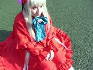 Rating: Safe Score: 0 Tags: 1girl blonde_hair bow dress flower frills long_hair long_sleeves looking_at_viewer red_dress shinku solo User: admin