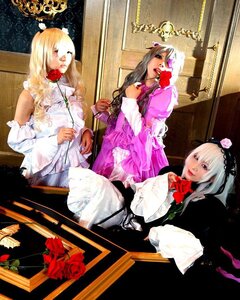 Rating: Safe Score: 0 Tags: 3girls black_hair blonde_hair dress flower long_hair mirror multiple_cosplay multiple_girls red_flower red_rose rose tagme User: admin