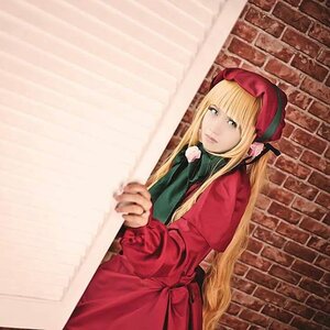 Rating: Safe Score: 0 Tags: 1girl bangs blonde_hair blue_eyes coat dress hat long_hair looking_at_viewer shinku solo User: admin