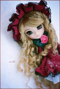 Rating: Safe Score: 0 Tags: 1girl artist_name blonde_hair blue_eyes bow doll flower lips long_hair looking_at_viewer photo pink_flower pink_rose red_rose rose shinku signature solo traditional_media upper_body User: admin