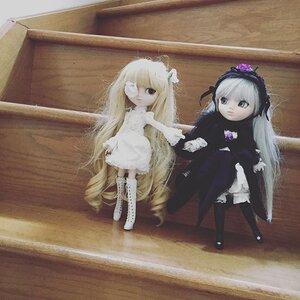 Rating: Safe Score: 0 Tags: 2girls blonde_hair boots doll dress eyepatch flower long_hair multiple_dolls multiple_girls rose standing suigintou tagme very_long_hair wings User: admin