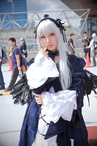 Rating: Safe Score: 0 Tags: 1girl 3d 6+boys blurry blurry_background depth_of_field dress hairband long_hair long_sleeves looking_at_viewer multiple_boys photo red_eyes solo solo_focus standing suigintou User: admin