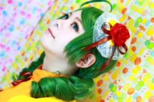 Rating: Safe Score: 0 Tags: 1girl blue_eyes blurry blurry_background blurry_foreground depth_of_field flower green_hair kanaria lips portrait red_flower red_rose ribbon rose solo User: admin