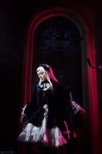 Rating: Safe Score: 0 Tags: 1girl black_dress long_hair long_sleeves solo standing suigintou white_hair User: admin