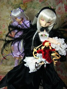 Rating: Safe Score: 0 Tags: blonde_hair doll dress frills hairband long_hair long_sleeves looking_at_viewer multiple_dolls multiple_girls shinku silver_hair suigintou tagme very_long_hair wings User: admin