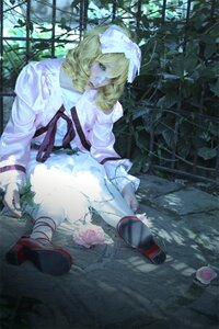 Rating: Safe Score: 0 Tags: 1girl blonde_hair dress hinaichigo long_sleeves shoes sitting solo white_dress User: admin