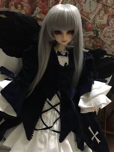 Rating: Safe Score: 0 Tags: 1girl bangs blonde_hair blunt_bangs closed_mouth doll dress flower lace lips long_hair looking_at_viewer solo suigintou white_hair wings User: admin