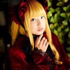 Rating: Safe Score: 0 Tags: 1girl bangs blonde_hair blue_eyes blurry bow depth_of_field flower lace lips long_hair long_sleeves looking_at_viewer realistic shinku solo upper_body User: admin