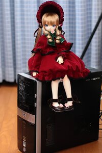 Rating: Safe Score: 0 Tags: 1girl blonde_hair blue_eyes blurry bonnet bow depth_of_field doll dress figure frills full_body long_hair long_sleeves looking_at_viewer photo red_dress shinku solo standing suitcase twintails User: admin