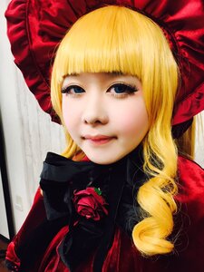 Rating: Safe Score: 0 Tags: 1girl bangs blonde_hair blue_eyes blunt_bangs bow eyelashes flower holding_flower lips long_hair looking_at_viewer red_flower red_rose rose shinku smile solo User: admin