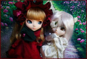 Rating: Safe Score: 0 Tags: 2girls blonde_hair blue_eyes bonnet bow doll dress eyepatch flower hat long_hair looking_at_viewer multiple_dolls multiple_girls rose shinku silver_hair tagme User: admin