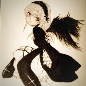 Rating: Safe Score: 0 Tags: 1girl black_dress black_wings boots dress frills hairband image long_hair long_sleeves looking_at_viewer looking_back monochrome rose solo suigintou wings User: admin