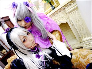 Rating: Safe Score: 0 Tags: 2girls closed_eyes flower hairband long_hair multiple_cosplay multiple_girls siblings suigintou tagme twins User: admin