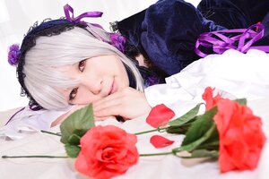 Rating: Safe Score: 0 Tags: 1girl blurry depth_of_field flower hairband lips long_sleeves looking_at_viewer red_eyes red_flower red_rose ribbon rose silver_hair smile solo suigintou User: admin